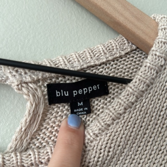 Black & Tan Sweater - Picture 5 of 7